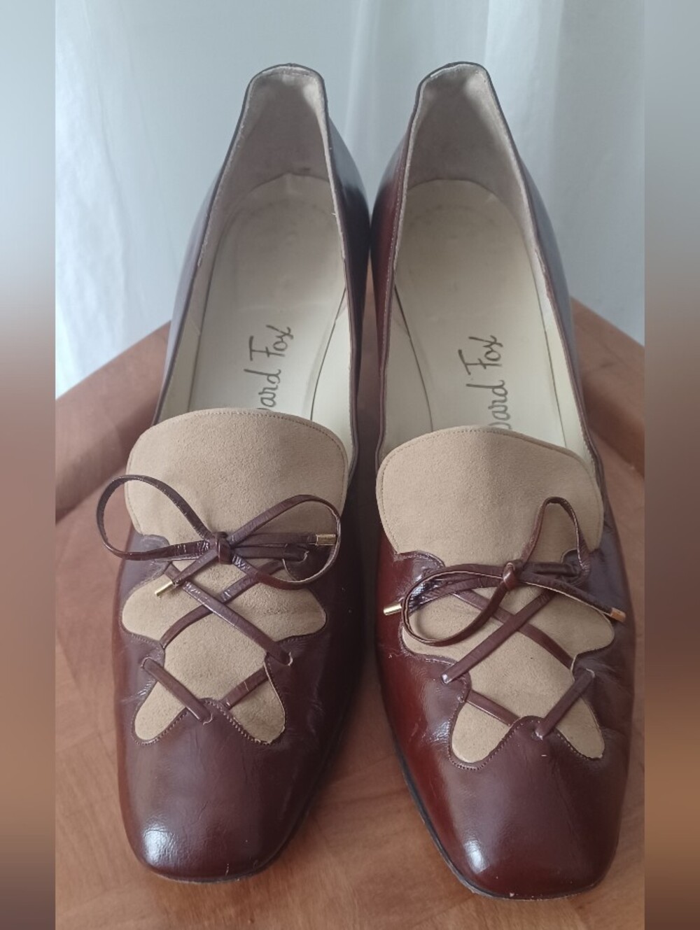 Howard Fox 60s-70s Vintage Brown & Beige Leather Loafer Pumps